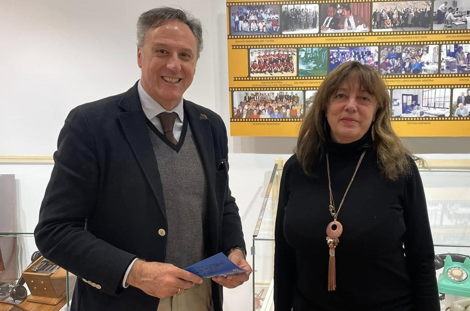 La presidenta de la Asociación de la Prensa de Huelva, Aurora Smet, y el presidente del Colegio de Periodistas en Huelva, Juan Antonio Hipólito.