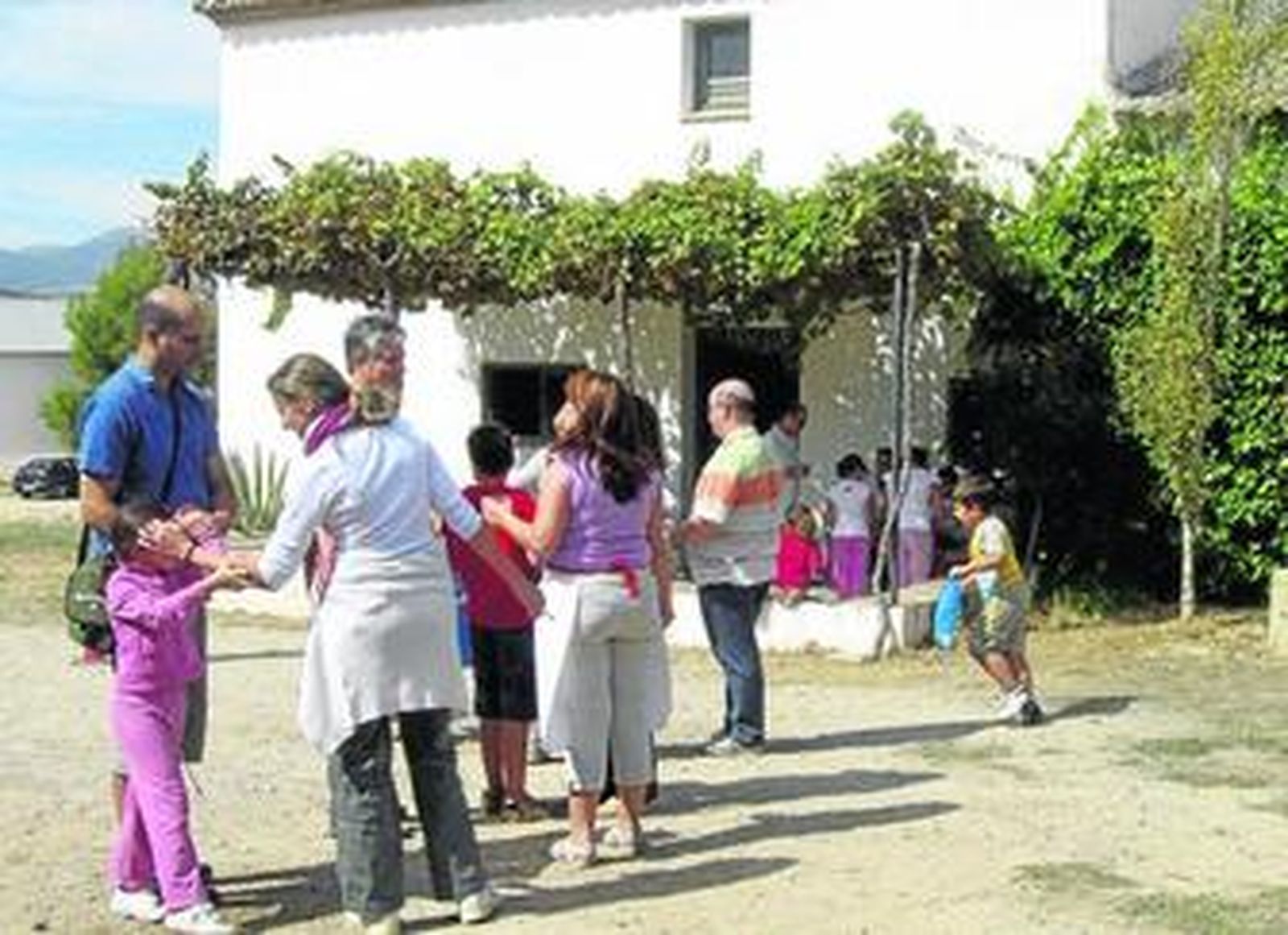 Imagen de un encuentro celebrado en Píñar a principios de este mes para celebrar la creación de la asociación.