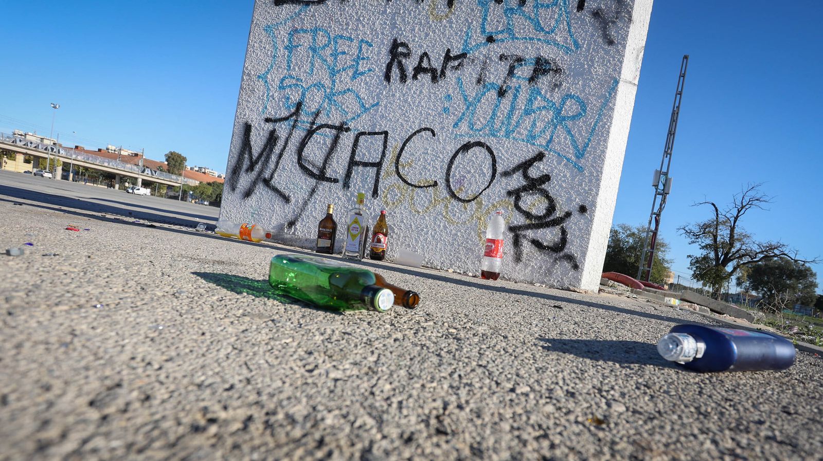 Basura, cochambre y escombros en Chapín