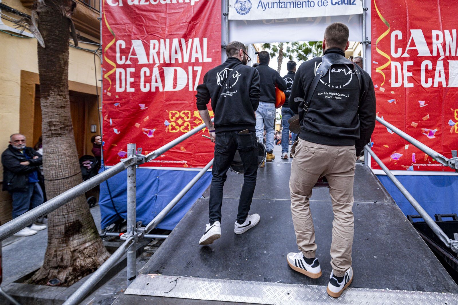 Las imágenes de la erizada popular del Carnaval de Cádiz 2026