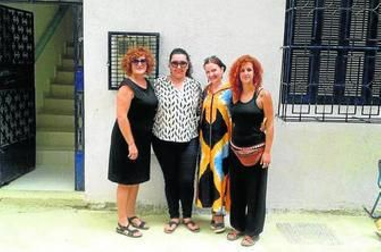 Un instante de la visita de la concejal con representantes de la ONGD.