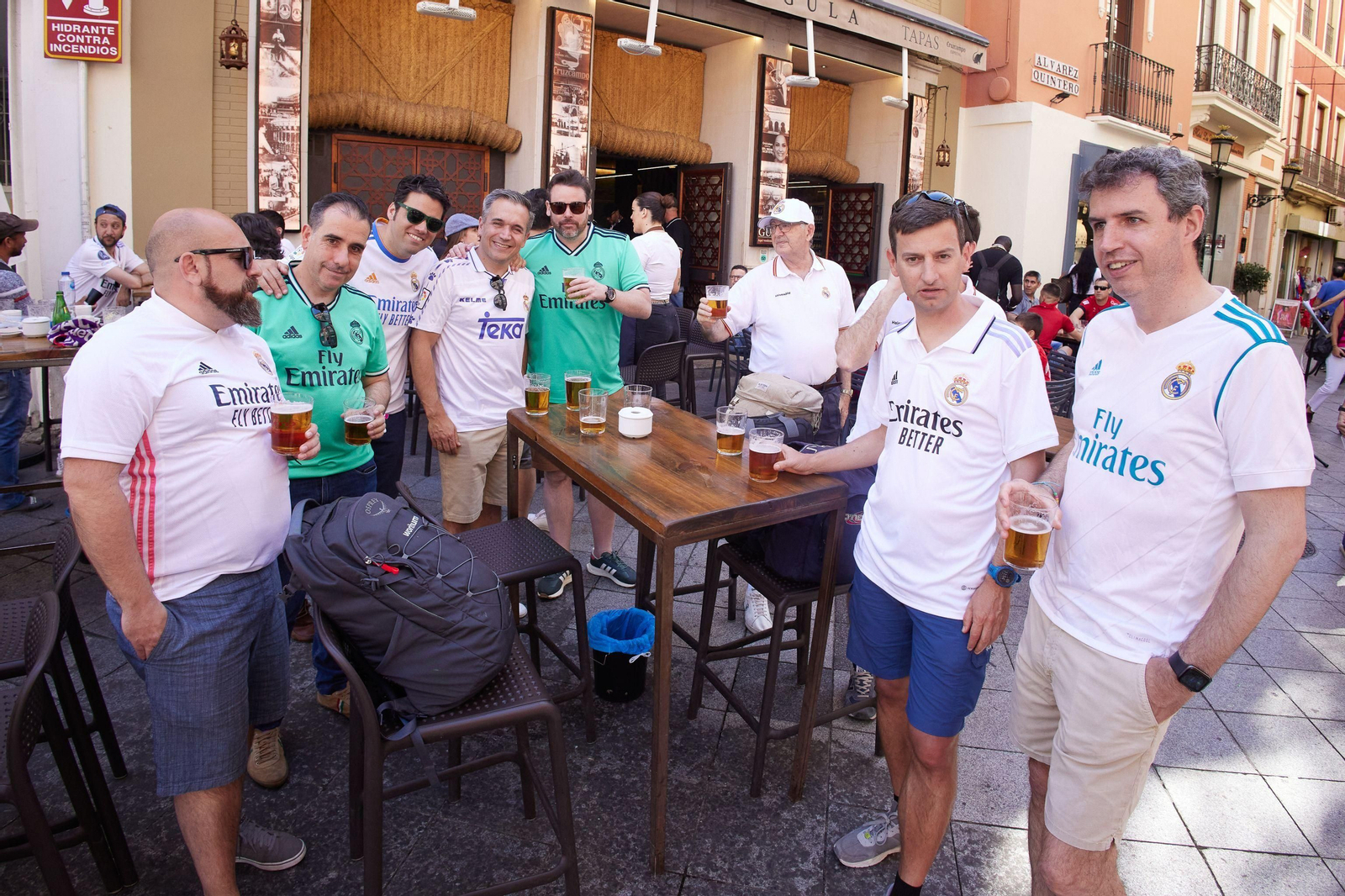 Las fotos de aficionados de Real Madrid y Osasuna el día de la final de Copa en Sevilla