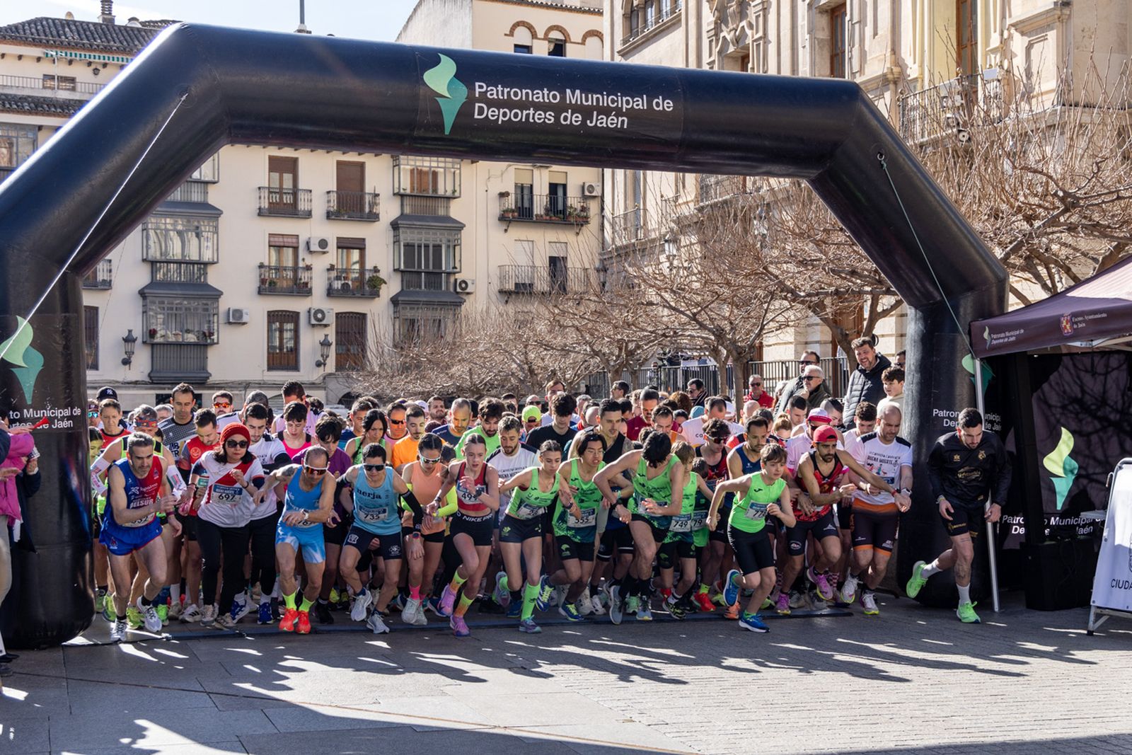 En imágenes: deporte y solidaridad se dan la mano en la VI Carrera-Caminata de la Hermandad de la Buena Muerte (1)