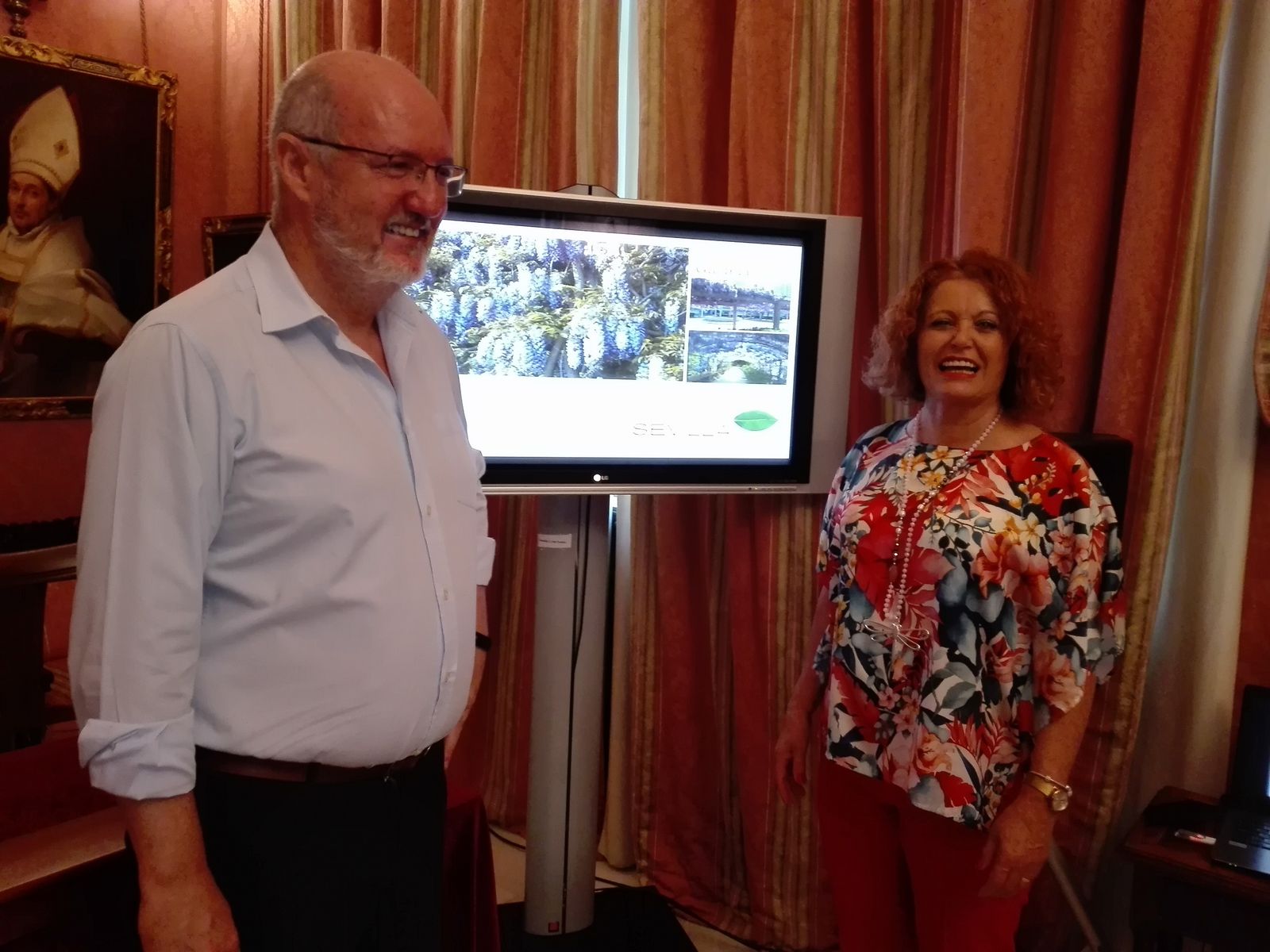 La edil Carmen Castreño en rueda de prensa.