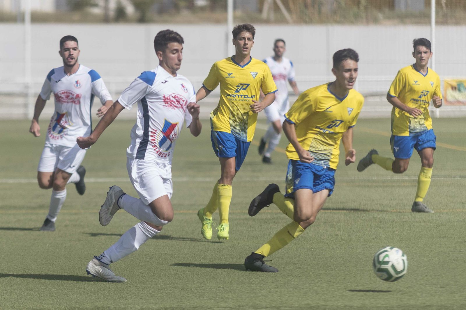 Un lance del partido entre el Torreblanca y el Tomares