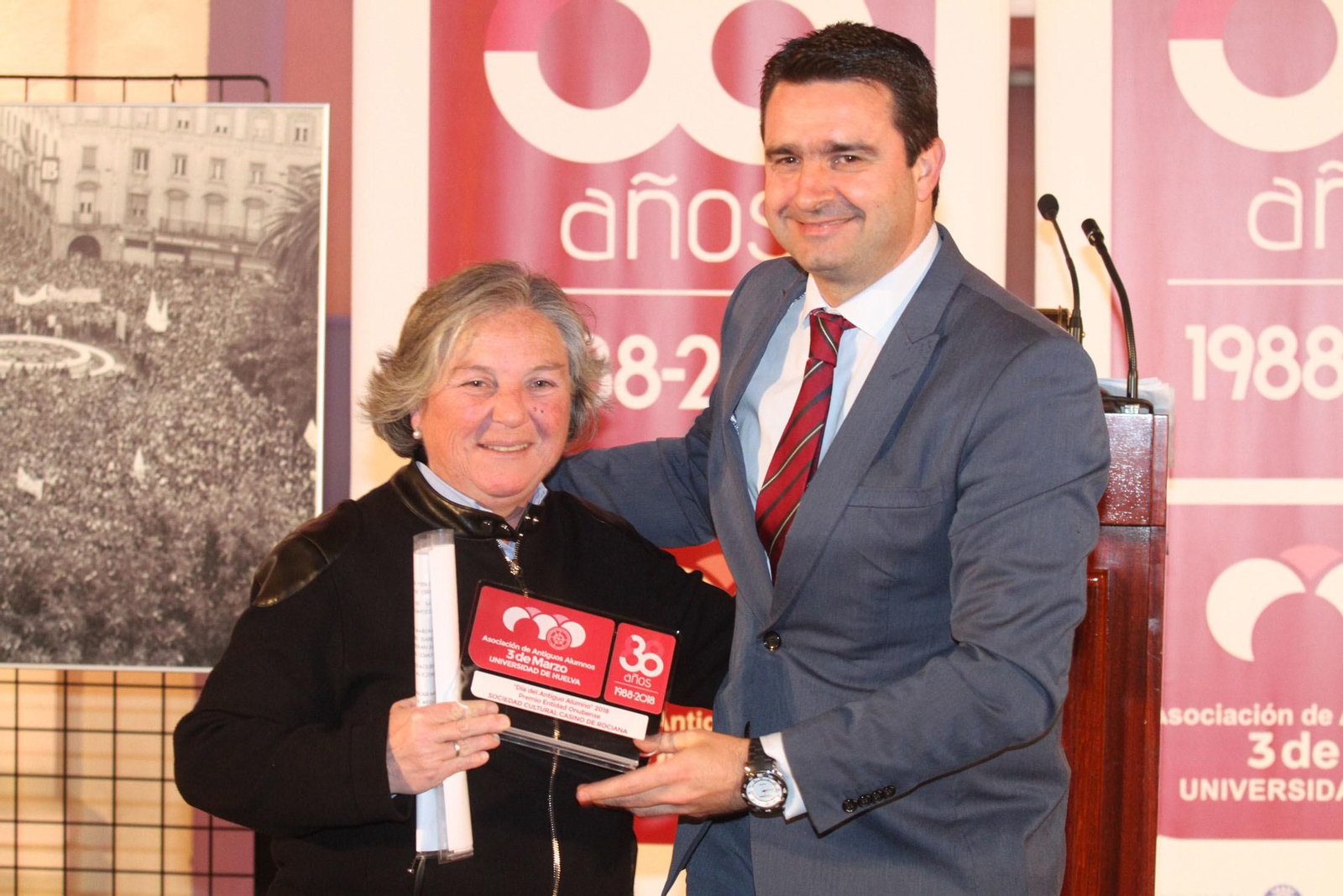 Imágenes de la entrega de premios de la asociación de antiguos alumnos 3 de Marzo en La Merced