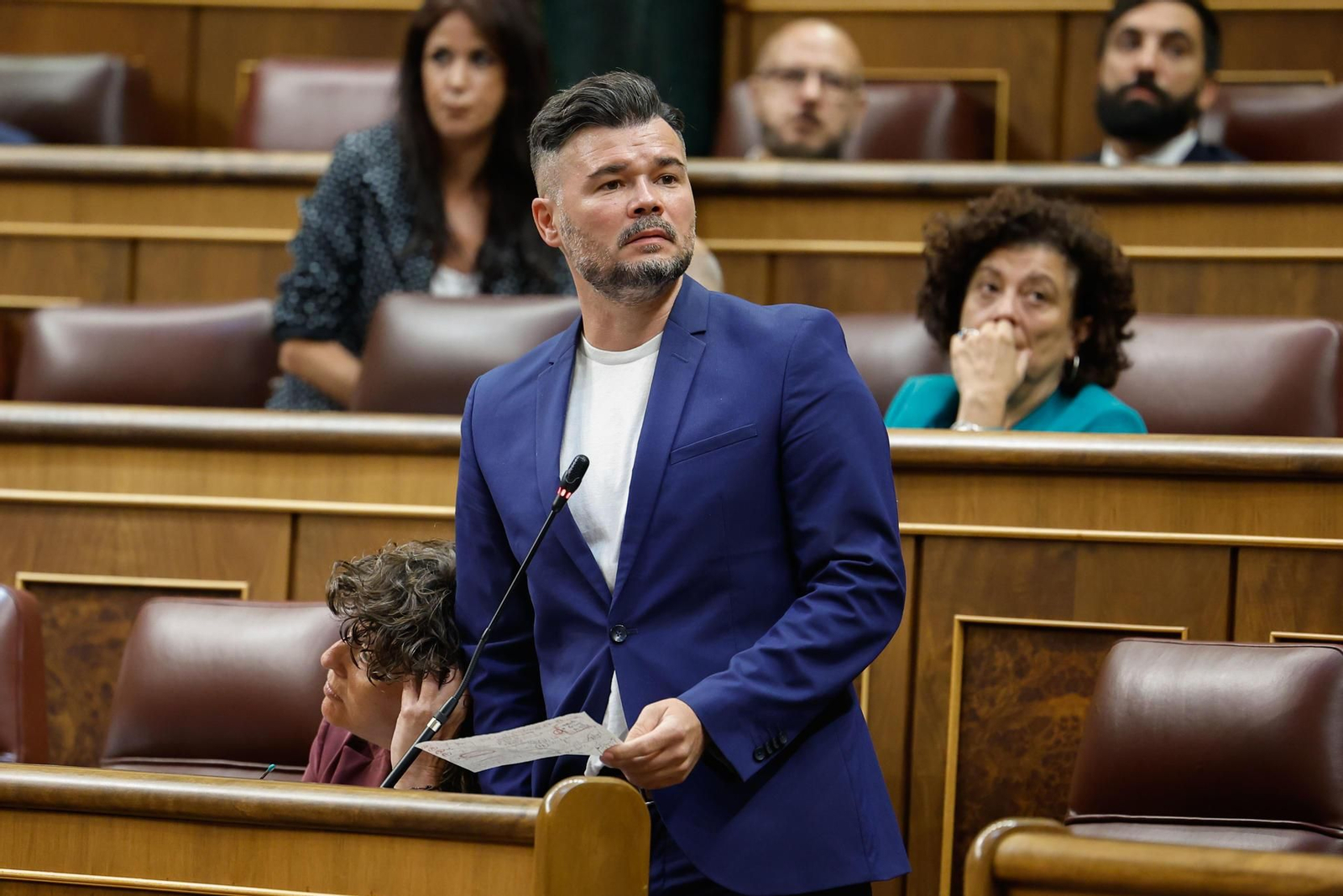 Gabriel Rufián, ataviado de político moderno.