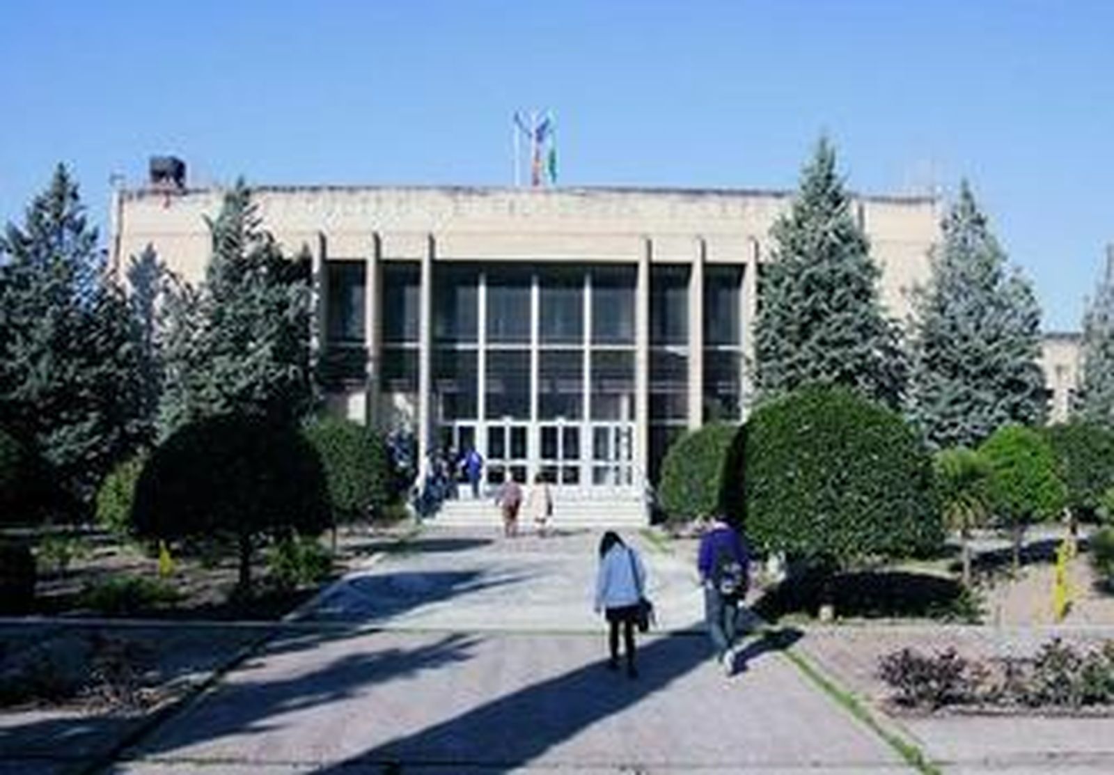 La Facultad de Filosofía y Letras alberga todas las filologías que se imparten en la UGR.