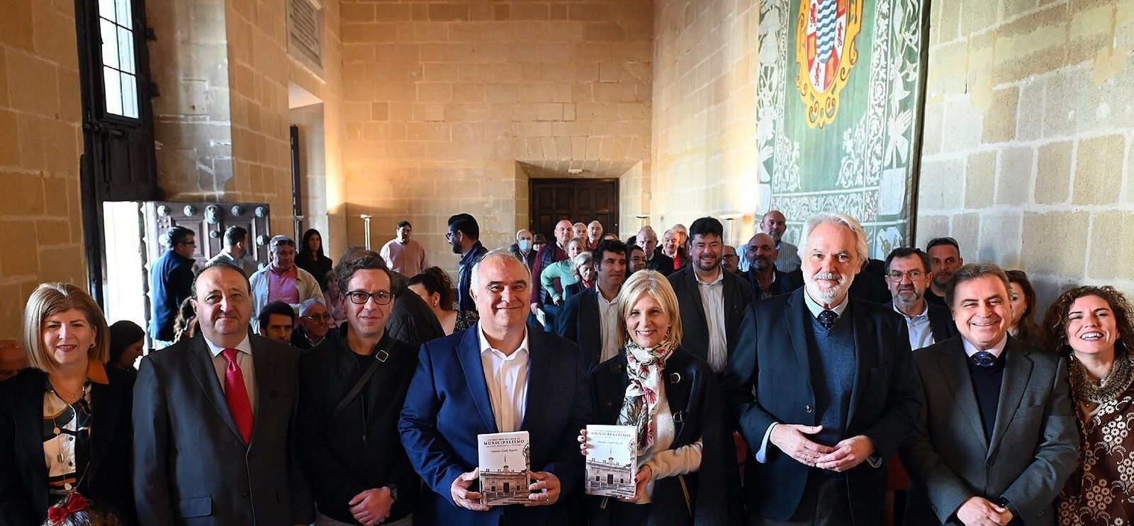 Imagen de la presentación del libro ‘Un recorrido por el municipalismo, pasado, presente y futuro’ de Antonio Conde
