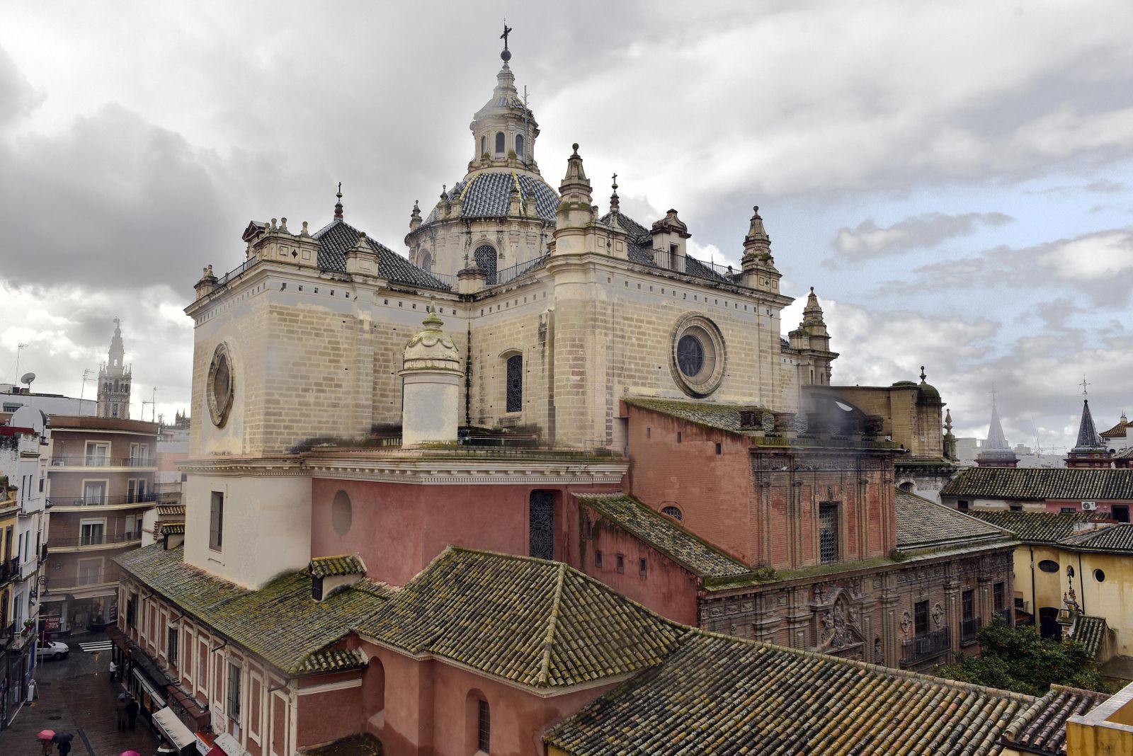 Recorrido por las cubiertas de la Iglesia del Salvador.