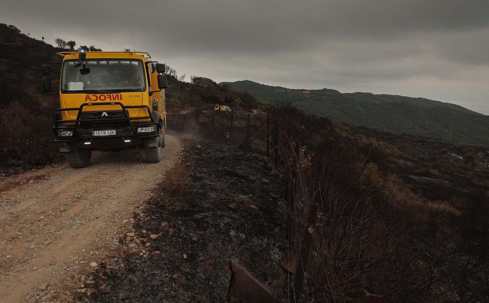Fotos de los efectos del incendio en el Puerto del Laurel en Algeciras