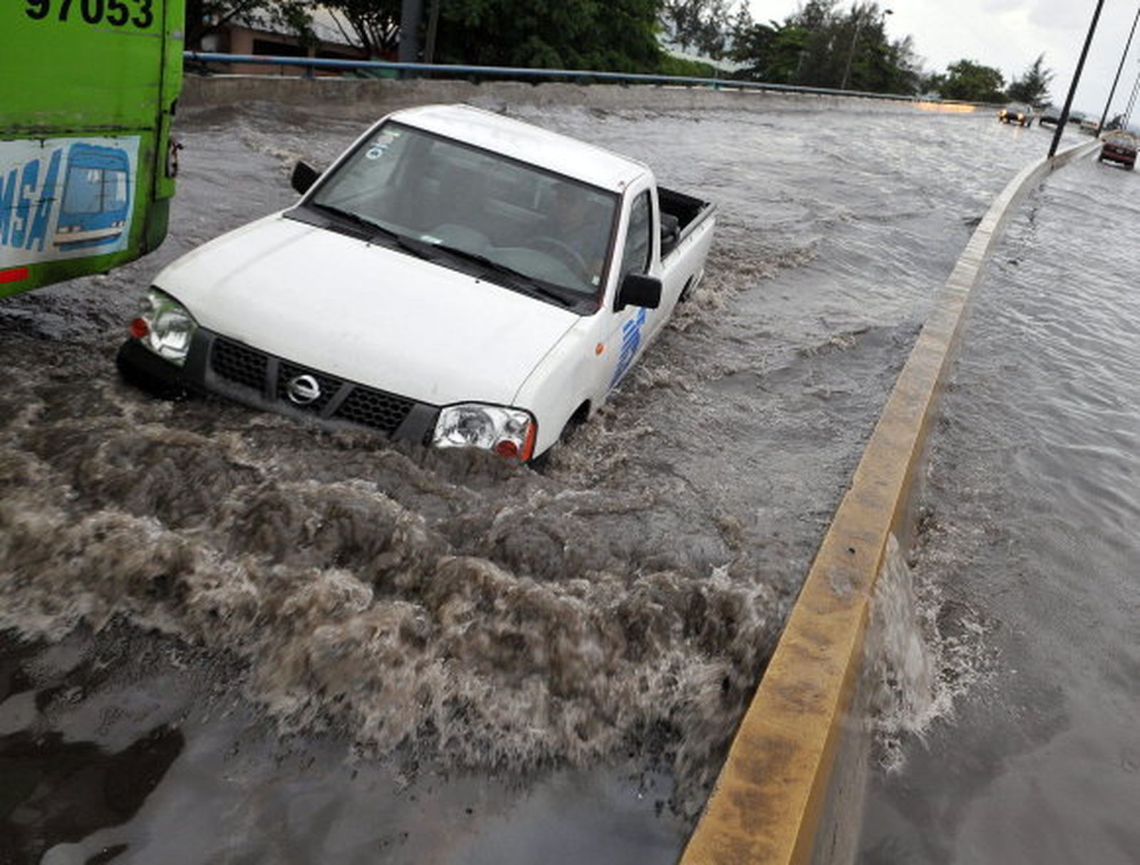 La tormenta tropical 'Fay' se dirige a Florida con riesgo de convertirse en huracán