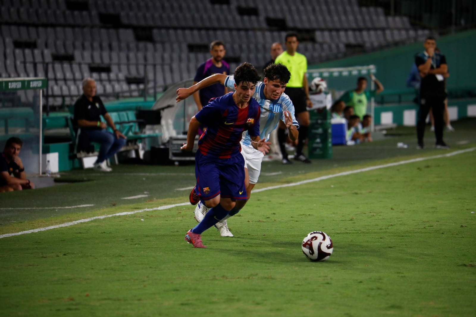 Las mejores fotos del Barcelona - Racing Club de la final del Mundial de Clubes juvenil en El Arcángel