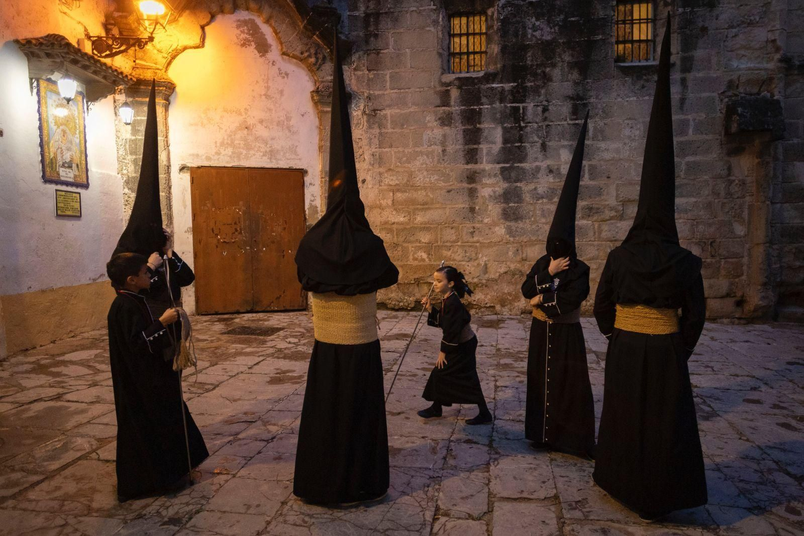 Las imágenes del Lunes Santo 2024 en El Puerto: Afligidos