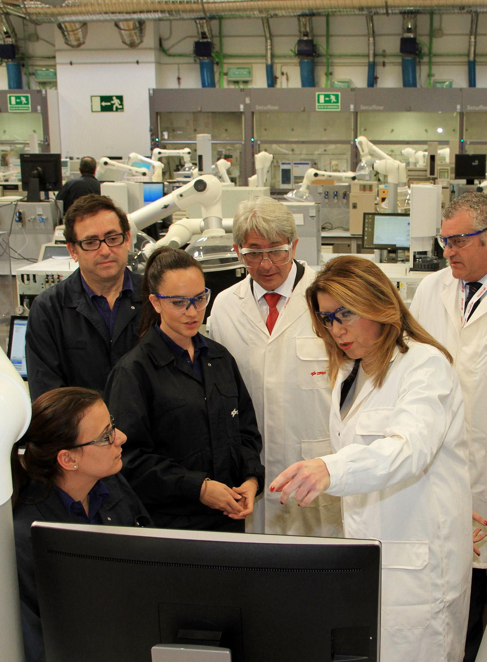 La presidenta de la Junta de Andalucía, Susana Díaz, y el consejero delegado de Cepsa, Pedro Miró, inauguran el proyecto 'Optimización de Aromáticos' de Cepsa, en imágenes