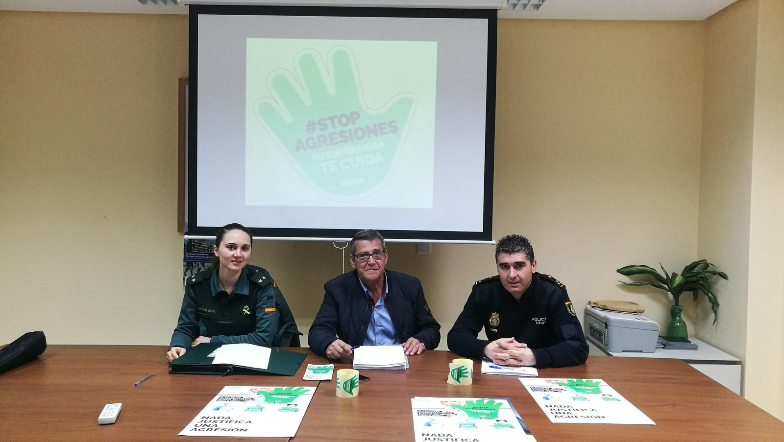 Los interlocutores y el Satse, en la reunión mantenida.