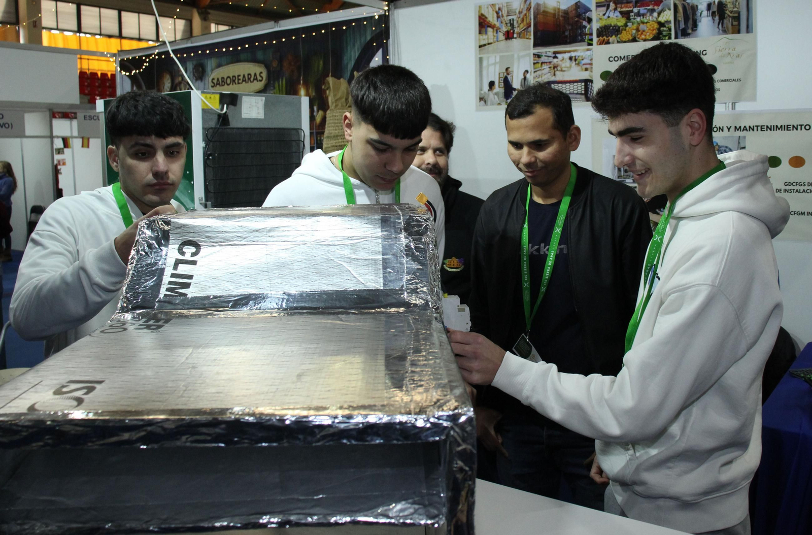 El Salón del Estudiante de Lucena, en imágenes