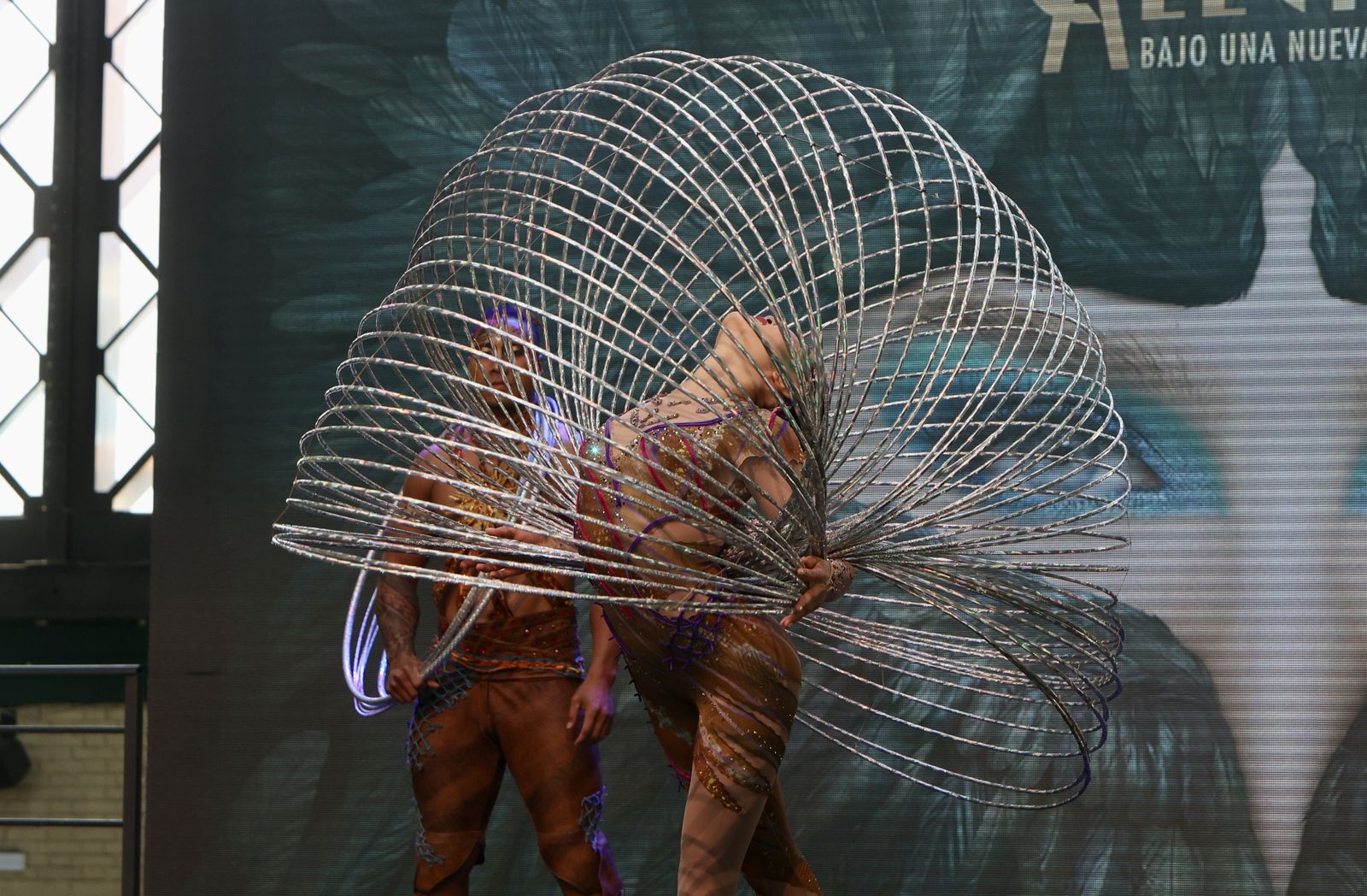 Presentación del espectáculo Alegría, del Circo del Sol