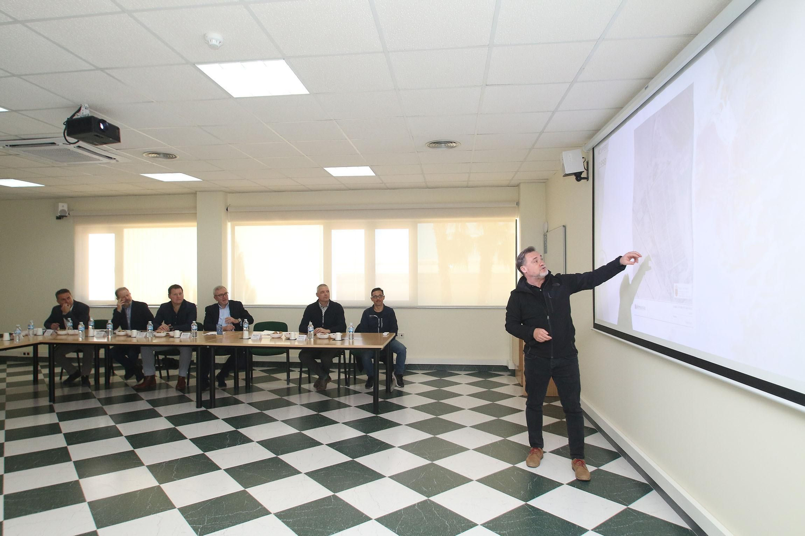 Fotogalería de la visita guiada a las instalaciones de Koppert en Águilas