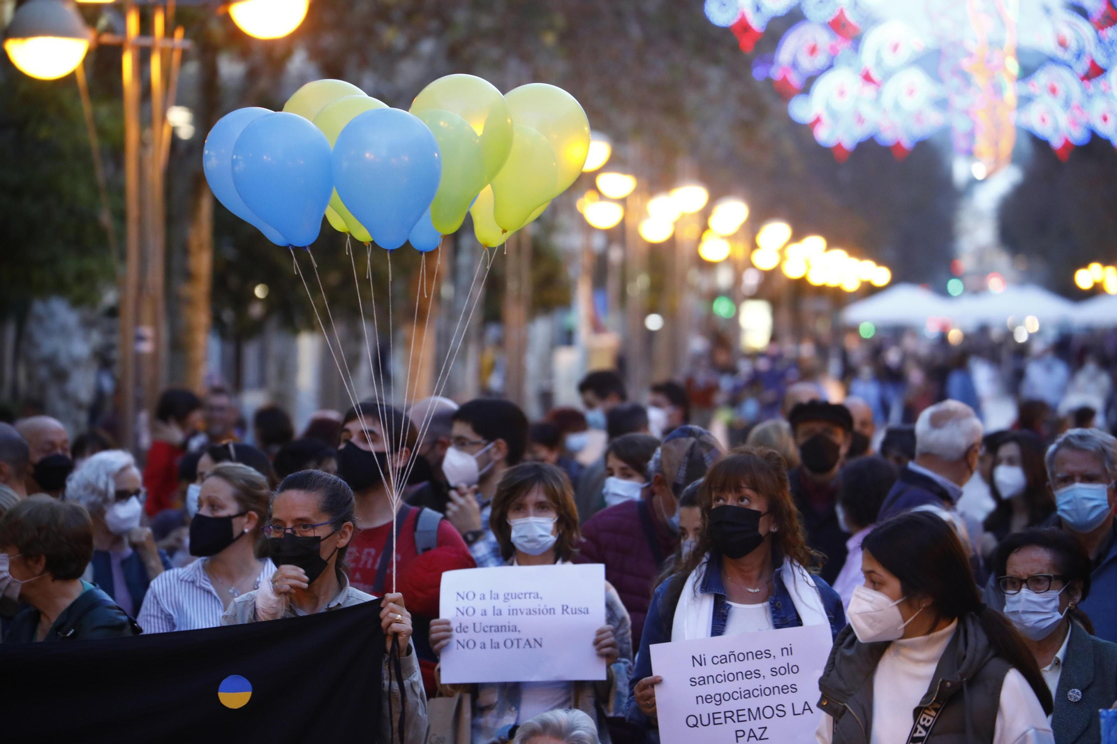 Las fotografías de la concentración en Córdoba contra la guerra de Ucrania