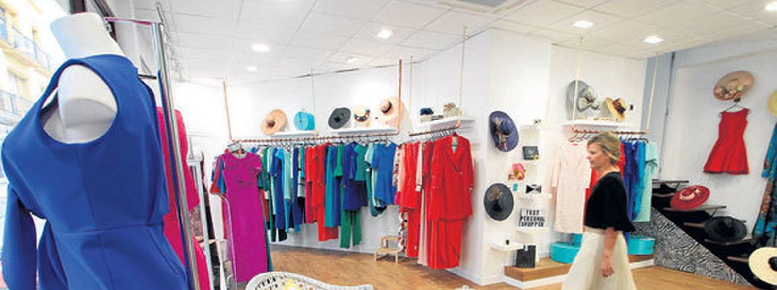 Una imagen del interior de 24 Fab, decorado de forma minimalista