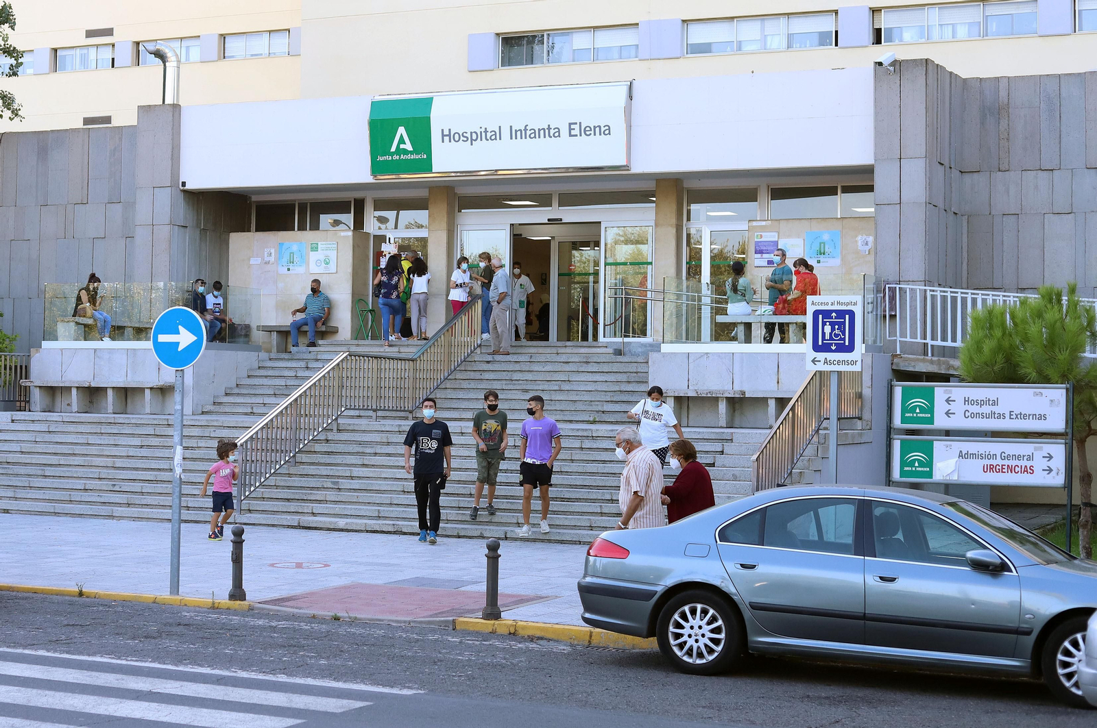 Inmediaciones del hospital Infanta Elena.
