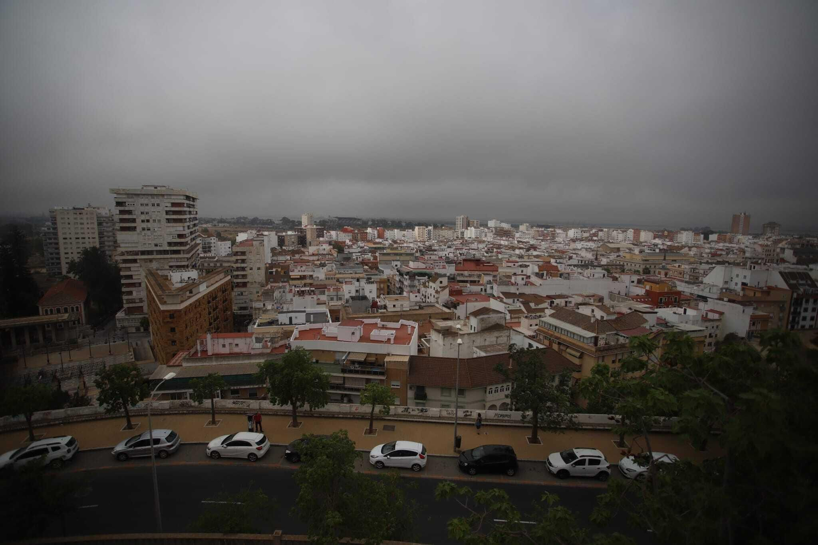 ¿Por qué el cielo de Huelva está completamente gris este miércoles?