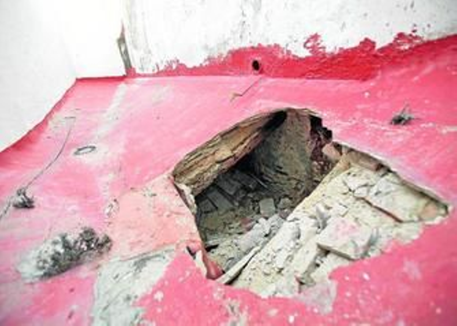 El socavón que se abrió en el suelo de la azotea el pasado mes de octubre y que ya ha sido reparado.