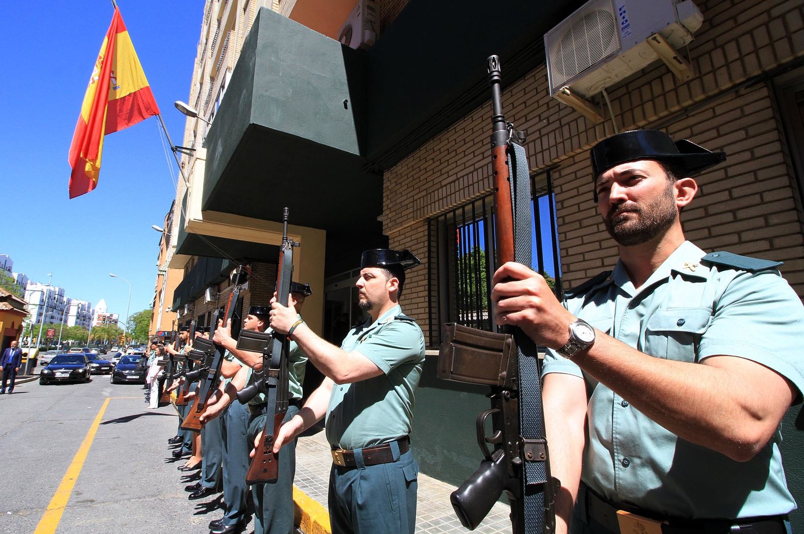 Juan Ignacio Zoido, ministro del Interior, presenta en la Comandancia de la Guardia Civil la nueva versión de AleryCops y el dispositivo del Rocío y posteriormente acude a la Diputación de Huelva para visitar la exposición sobre el terrorismo, en imágenes