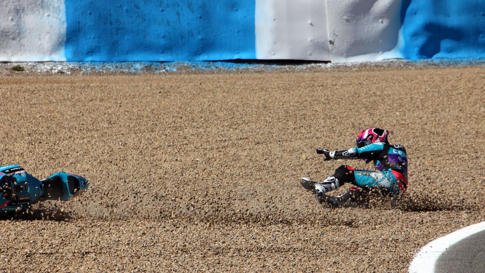 Imágenes de las caídas en las carreras del GP España en Jerez