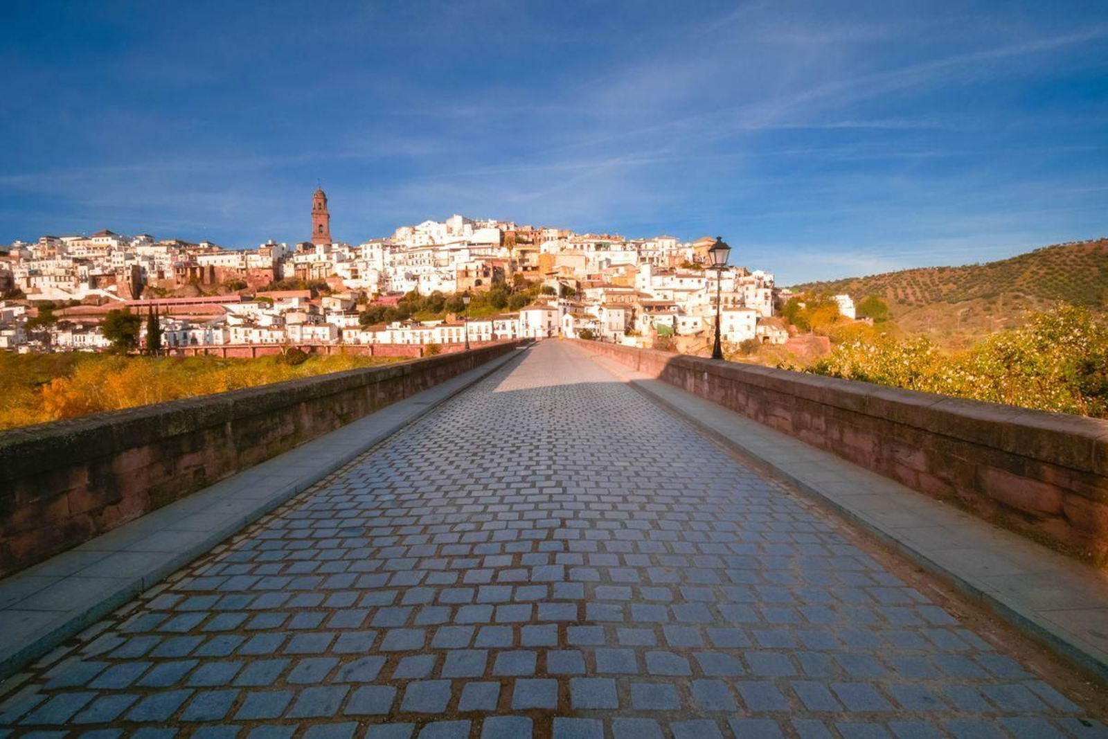 Desde el Puente Mayor se puede contemplar una de las panorámicas más hermosas de Montoro Desde el Puente Mayor se puede contemplar una de las panorámicas más hermosas de Montoro