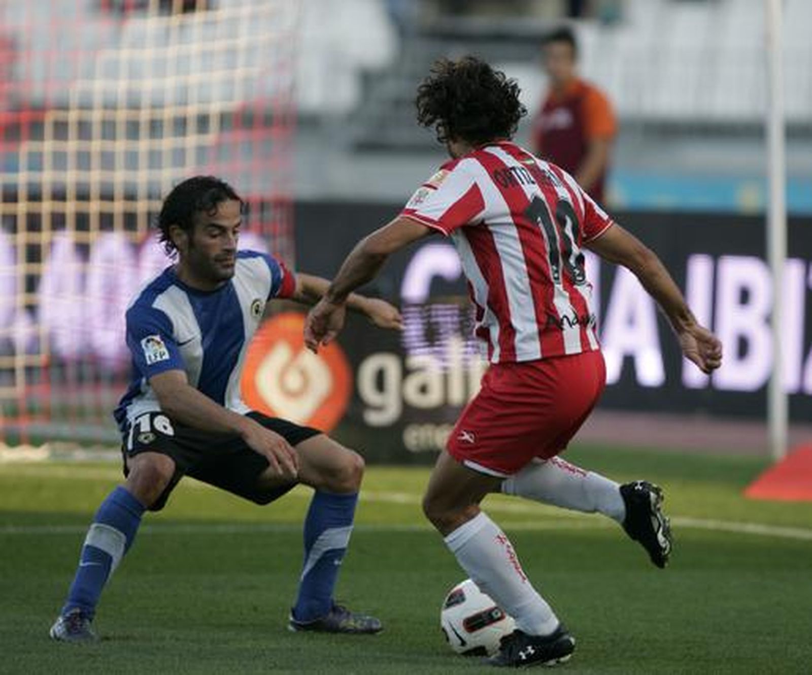 El Almería empata en casa 1-1 ante el Hércules. / Javier Alonso