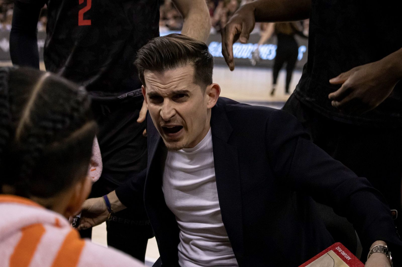 Arturo Ruiz, en un tiempo muerto durante el partido