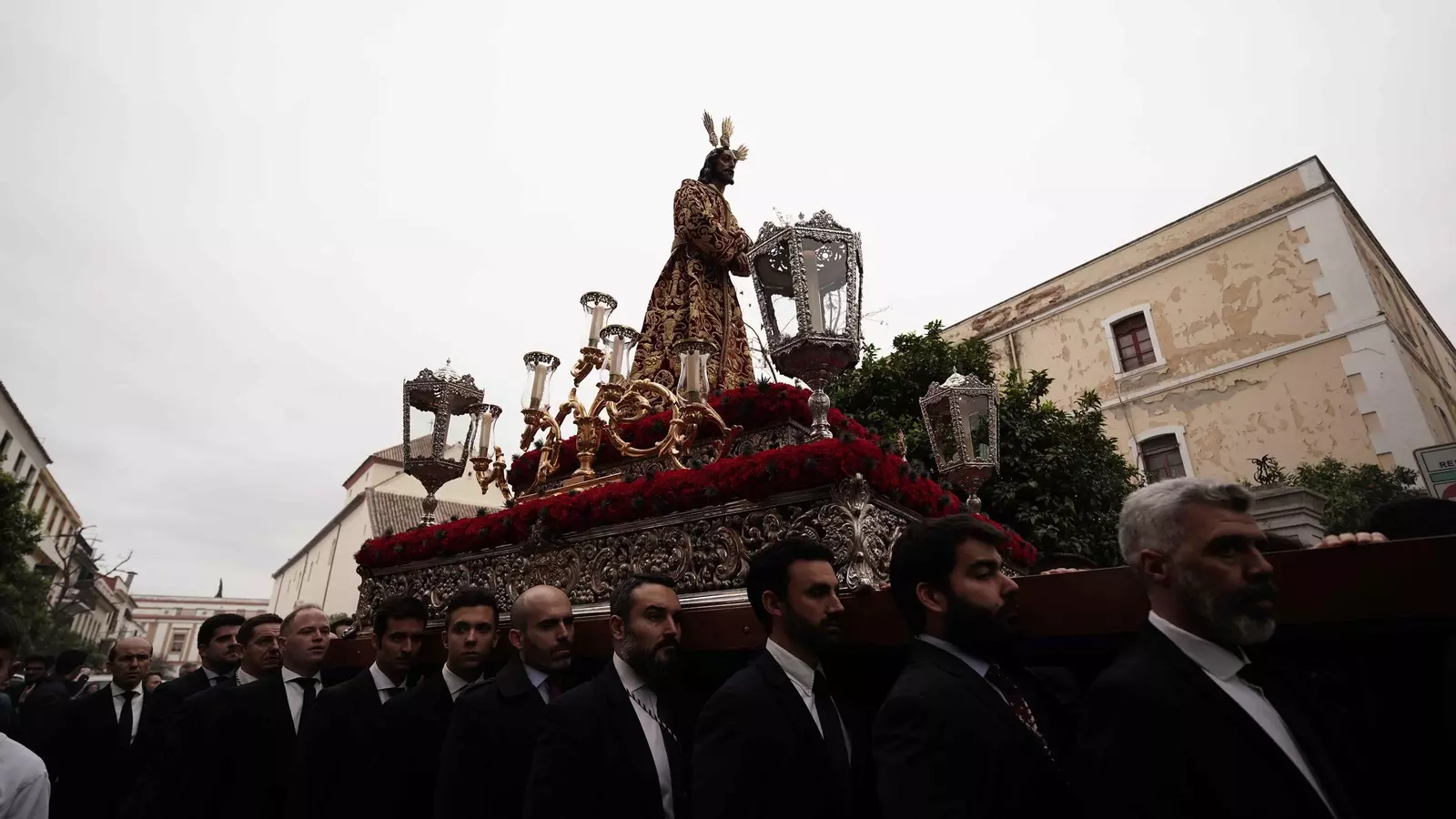 Una Parihuela Histórica de La Rambla Acompañará a la Virgen de las Angustias en el Vía Crucis de las Hermandades de Cádiz