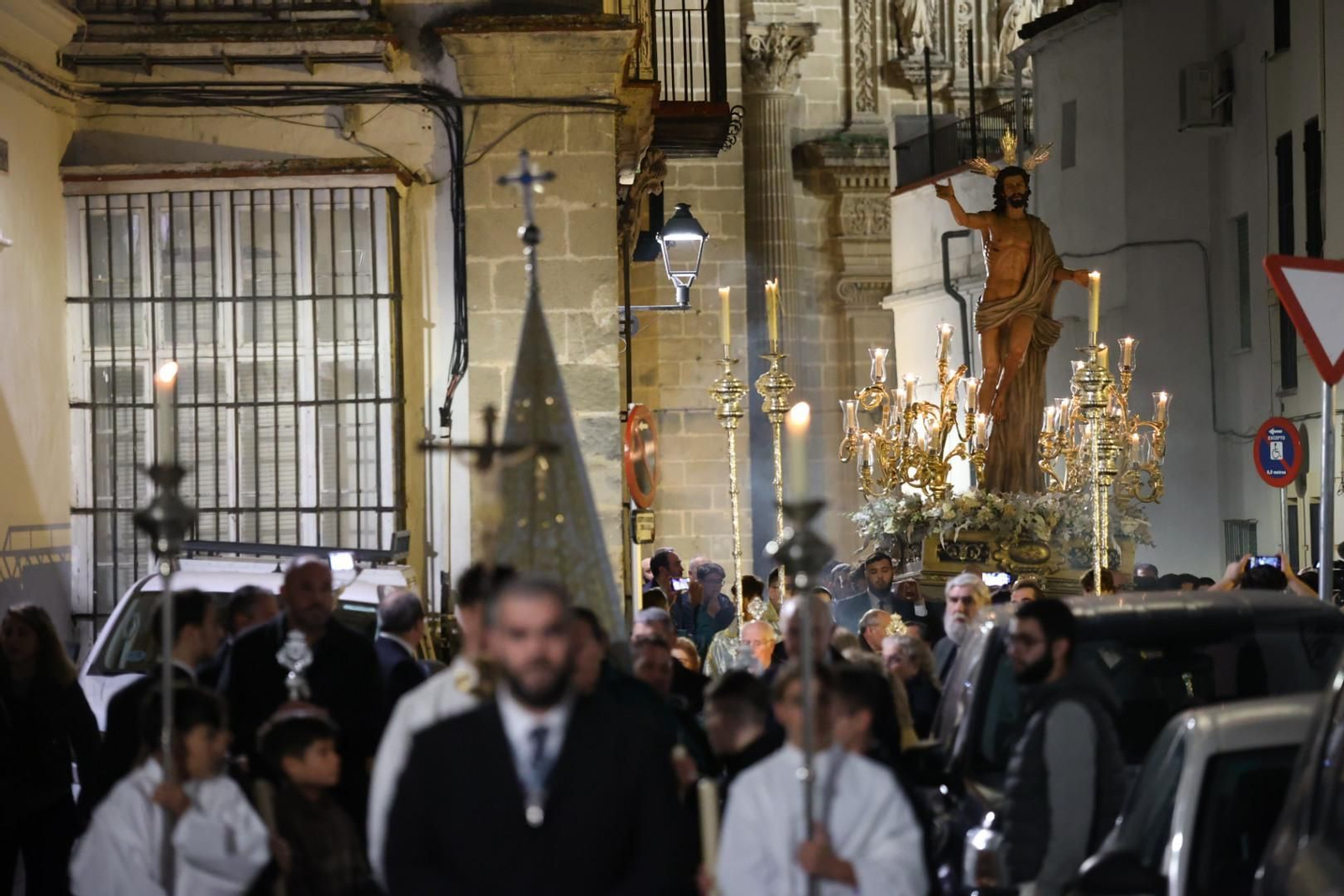 Traslado de la Hermandad del Resucitado a San Dionisio