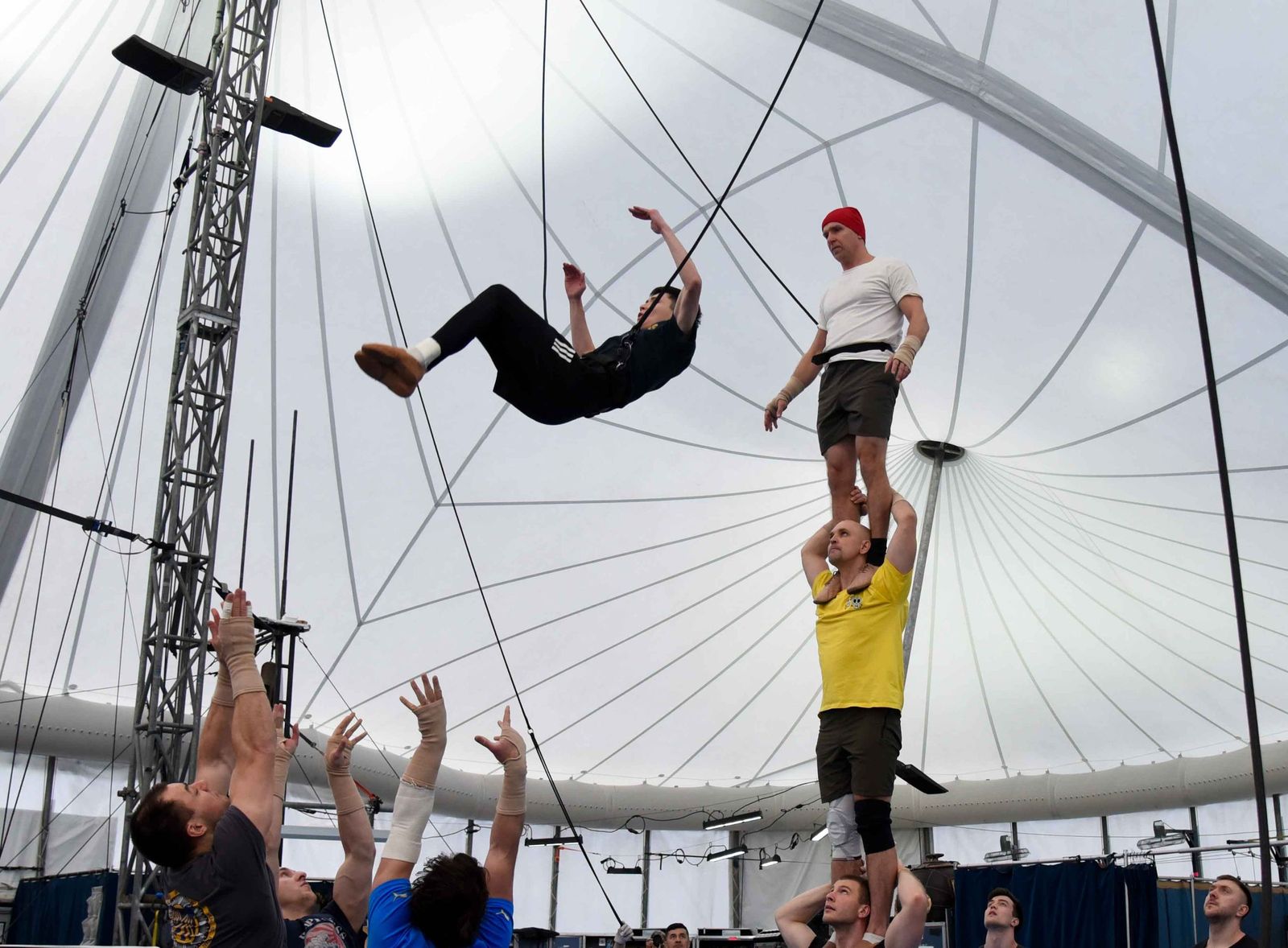 Ensayos y preparativos para el estreno del Circo del Sol en Sevilla 2026