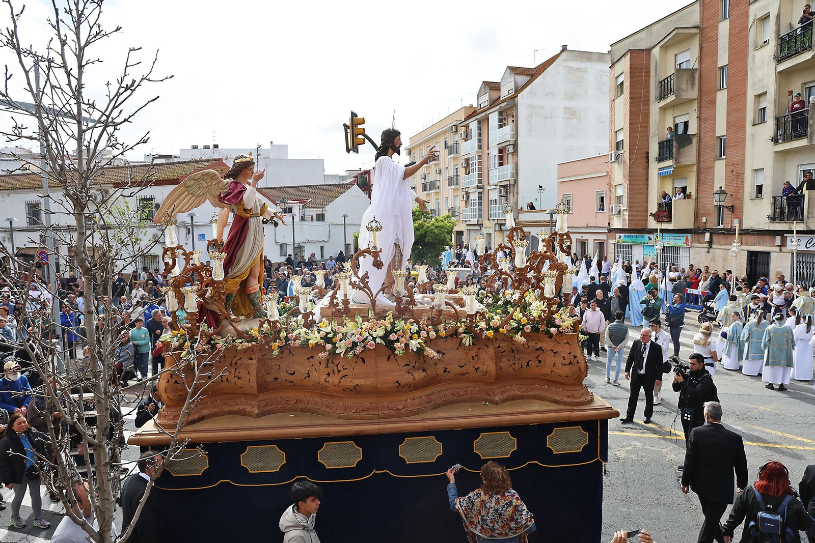 Imágenes de El Resucitado por el barrio de La Hispanidad