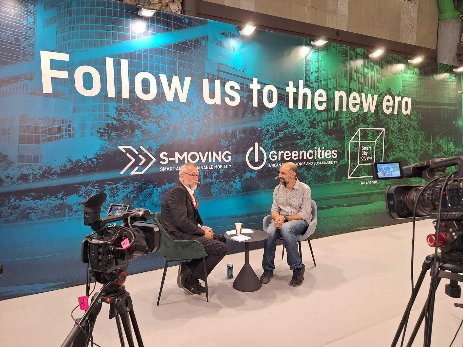 Antonio Romero (a la derecha) durante su intervencion en el Foro