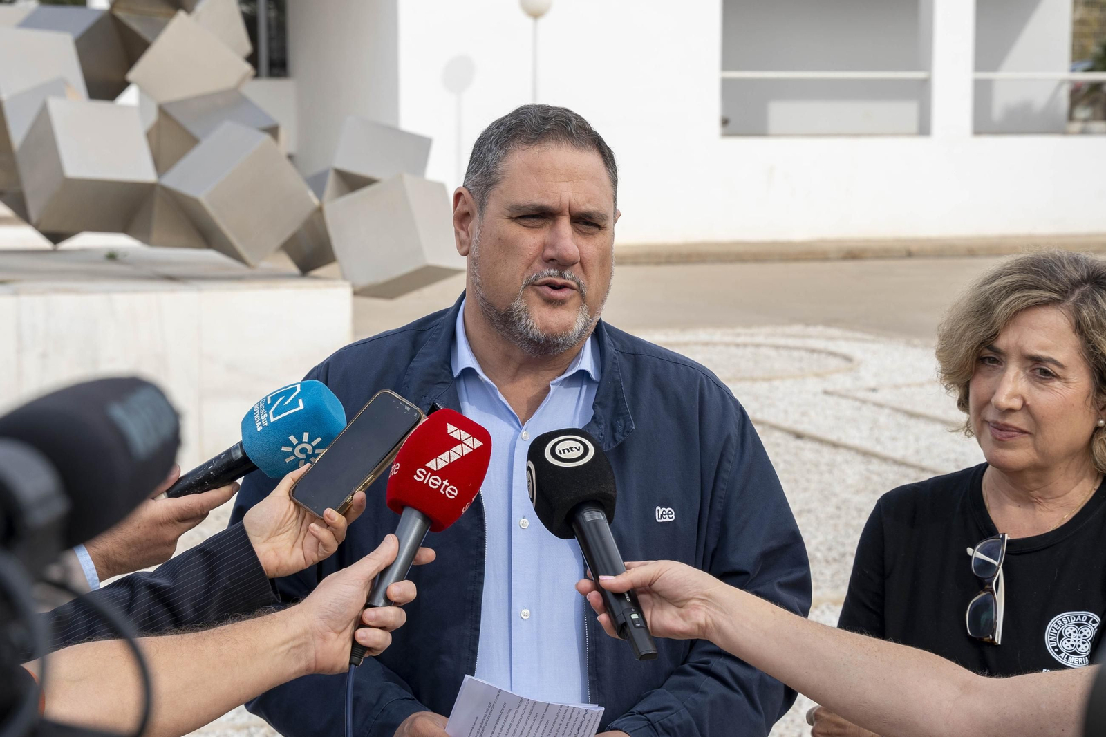 Visitamos el IES Sol de Portocarrero de La Cañada de San Urbano para ver las nuevas infraestructuras para FP en los centros educativos de la provincia de Almería, en imágenes
