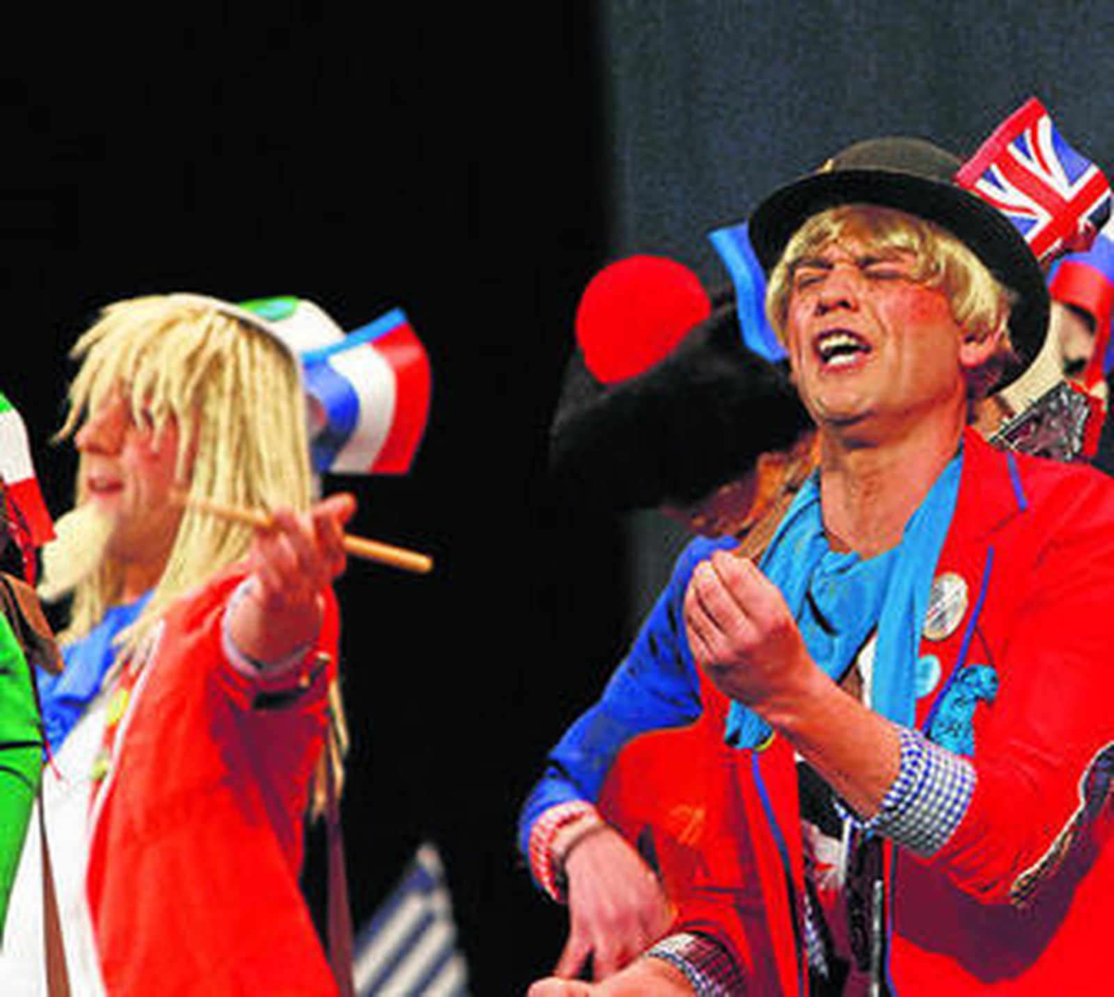 La chirigota 'Los erasmus pocos...',  de José Antonio Vera Luque.