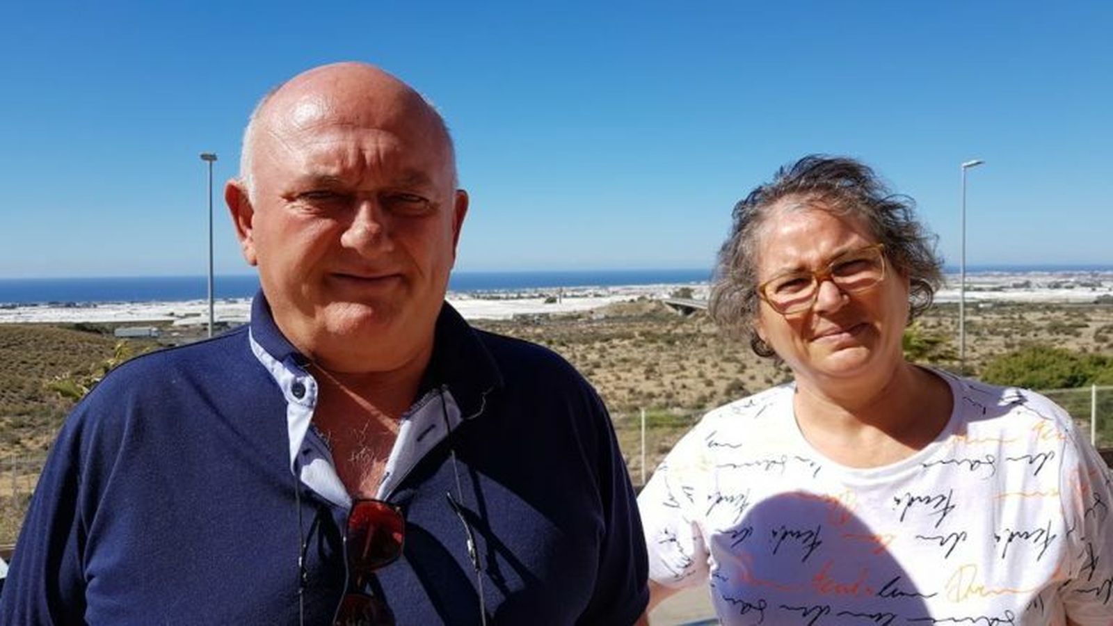 Alfredo Calabria y Nelly Rodríguez son dos agricultores preocupados por la gestión de los restos plásticos.