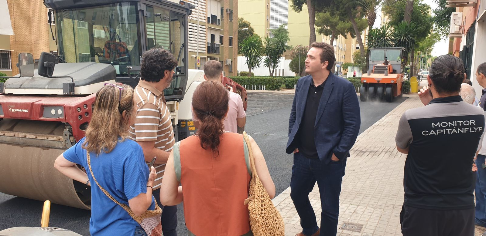 El concejal Juan Antonio Barrionuevo con representantes de la Comunidad General de Propietarios y Residentes de Pino Montano.