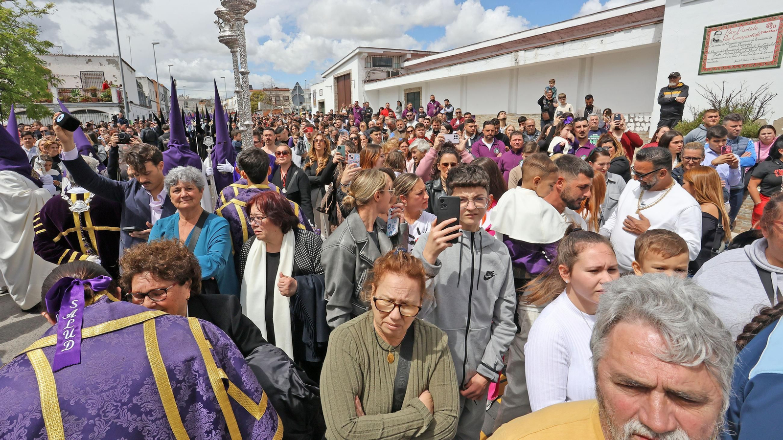 Imágenes de la Hermandad de Salud de San Rafael en el Martes Santo de Jerez 2025