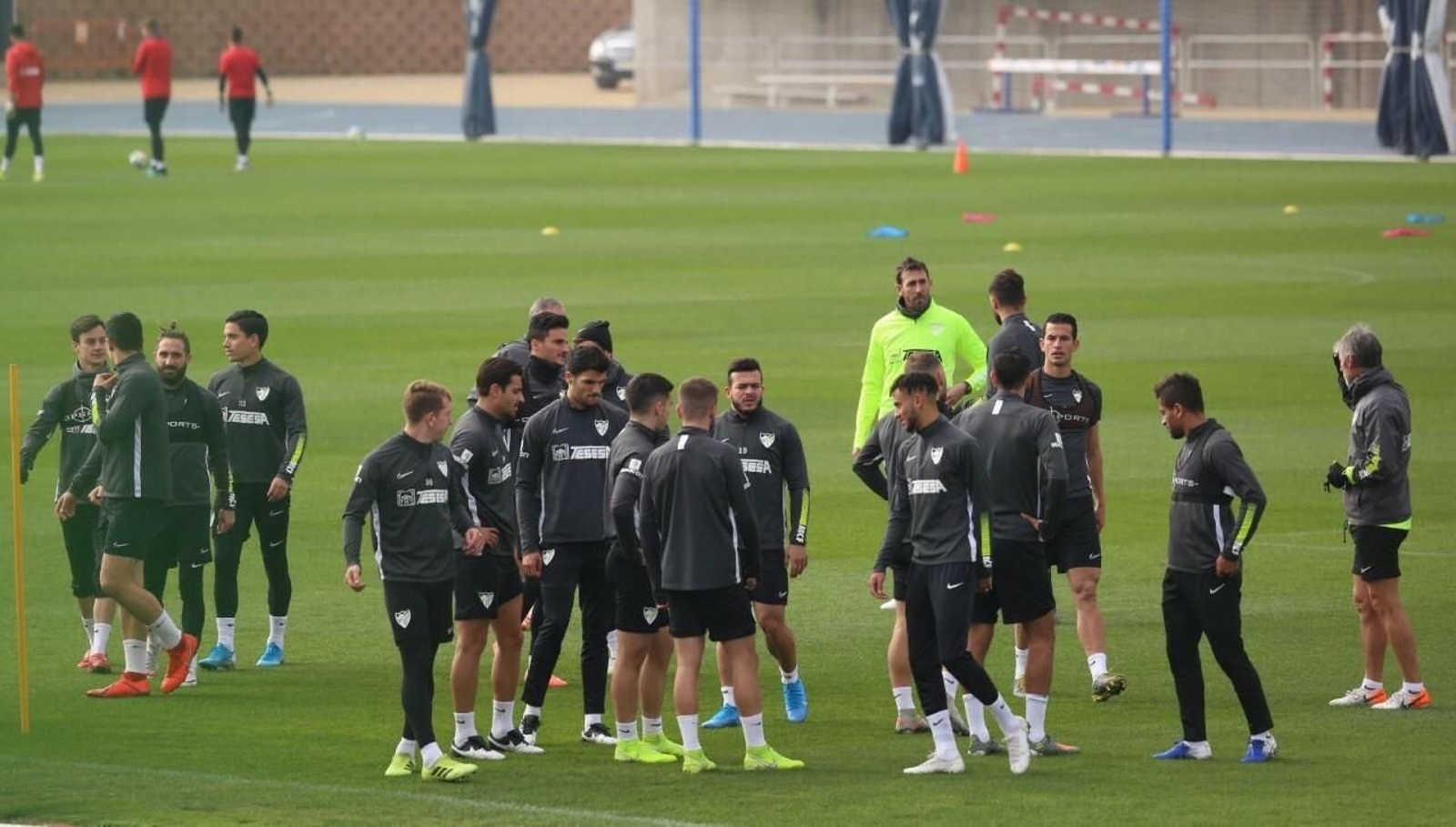 El Málaga se entrena sin Víctor