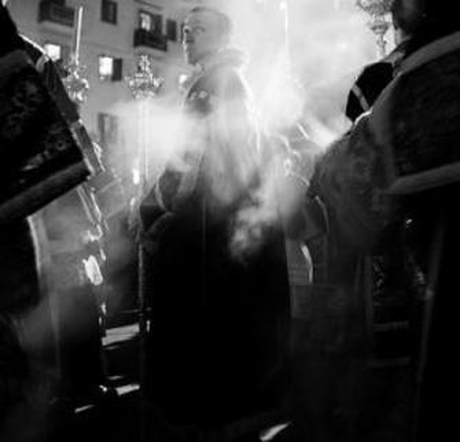 Acólitos en la Plaza del Museo.