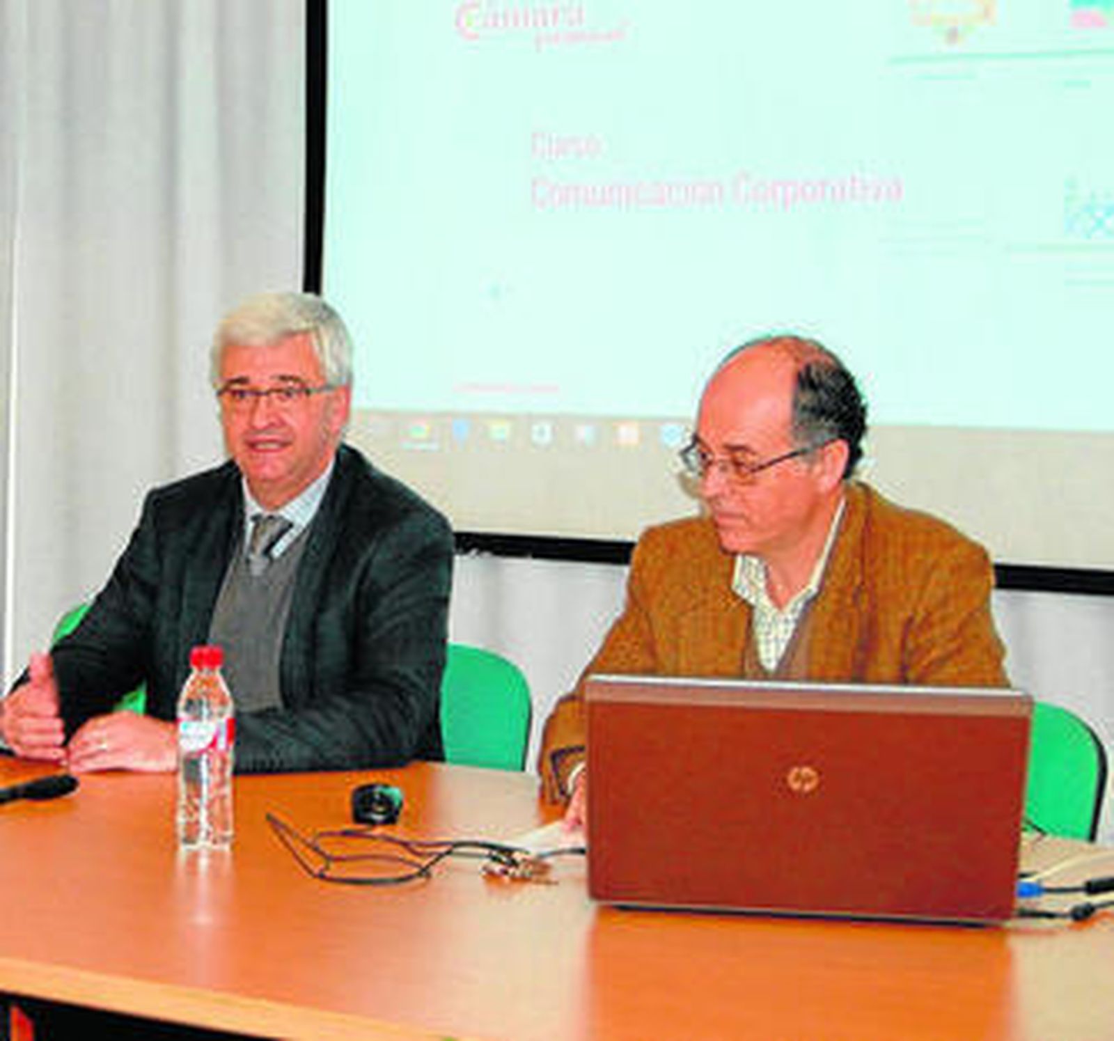 Dos de los ponentes en la sesión.