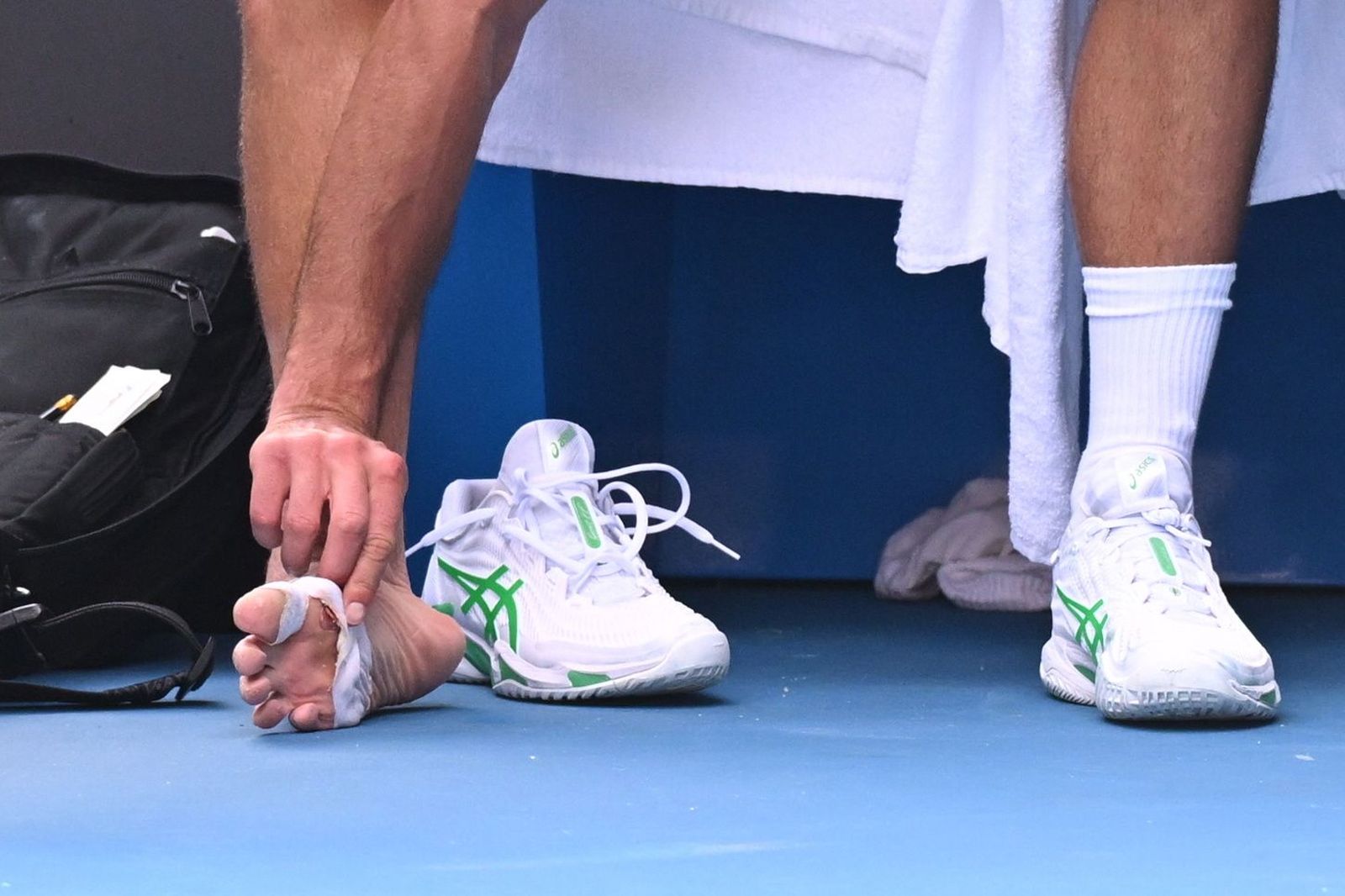 Las fotos de la retirada de Musetti ante Djokovic y del resto de cuartos de final