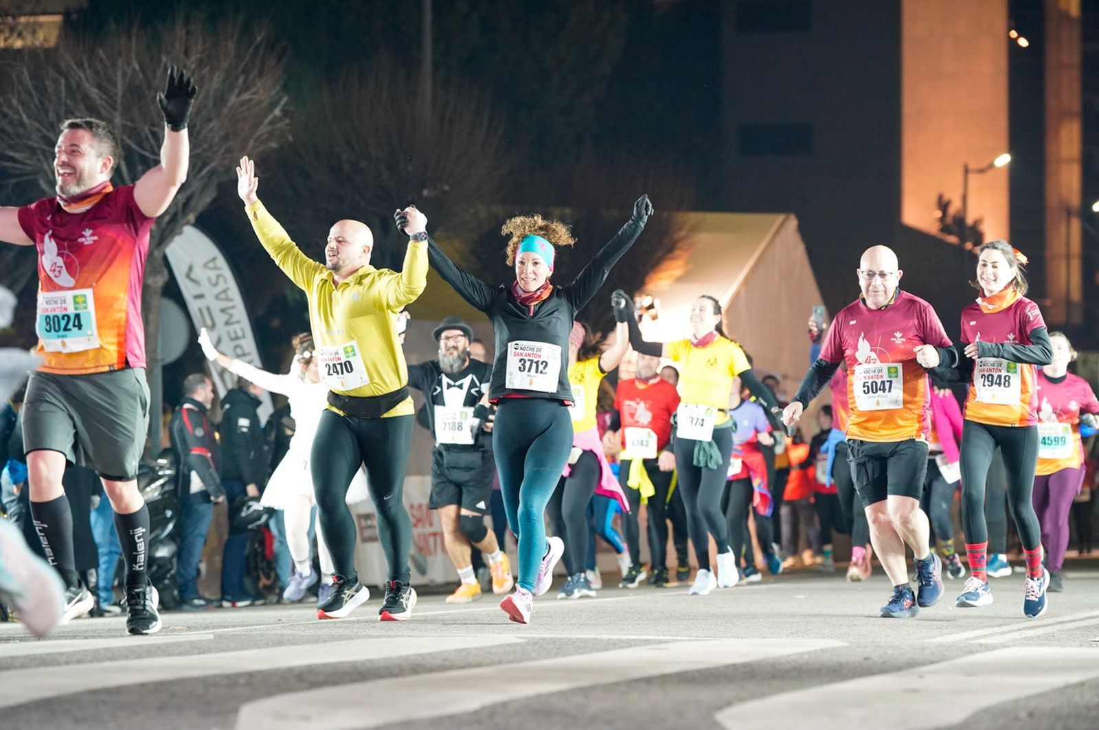 En imágenes: búscate en tu llegada a meta de la Carrera de San Antón 2026 (2)