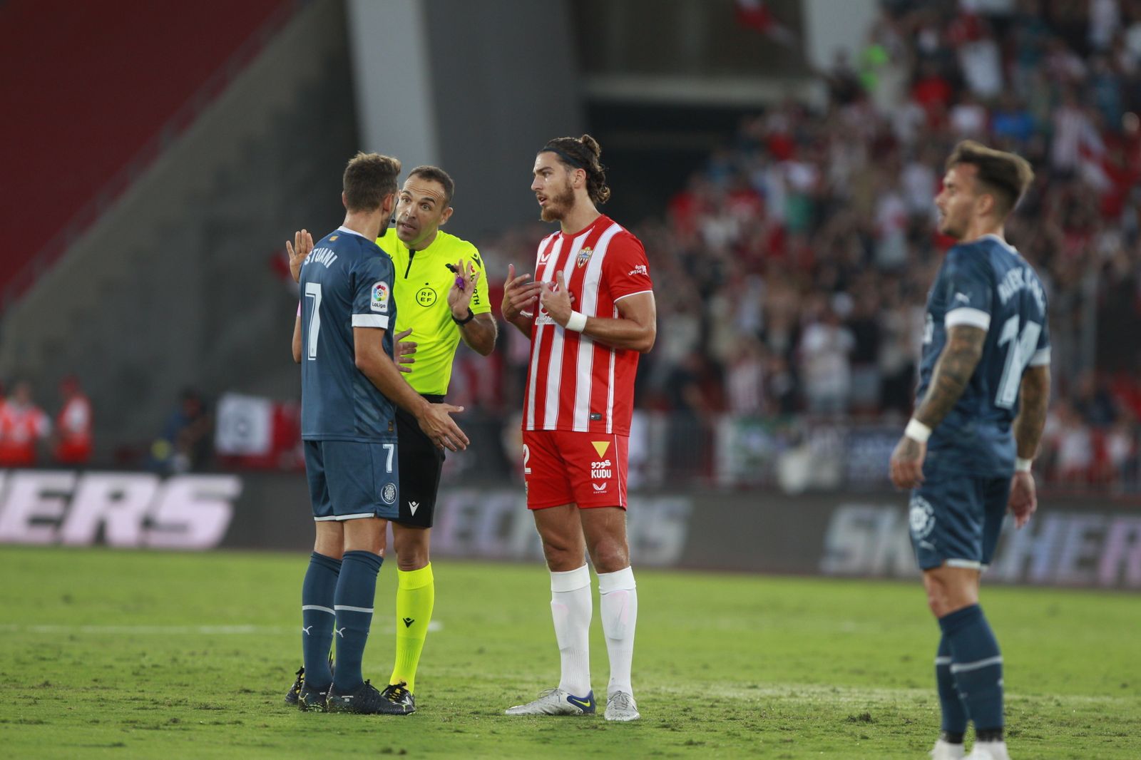 Imágenes del partido de fútbol U.D. Almería-Girona F.C.