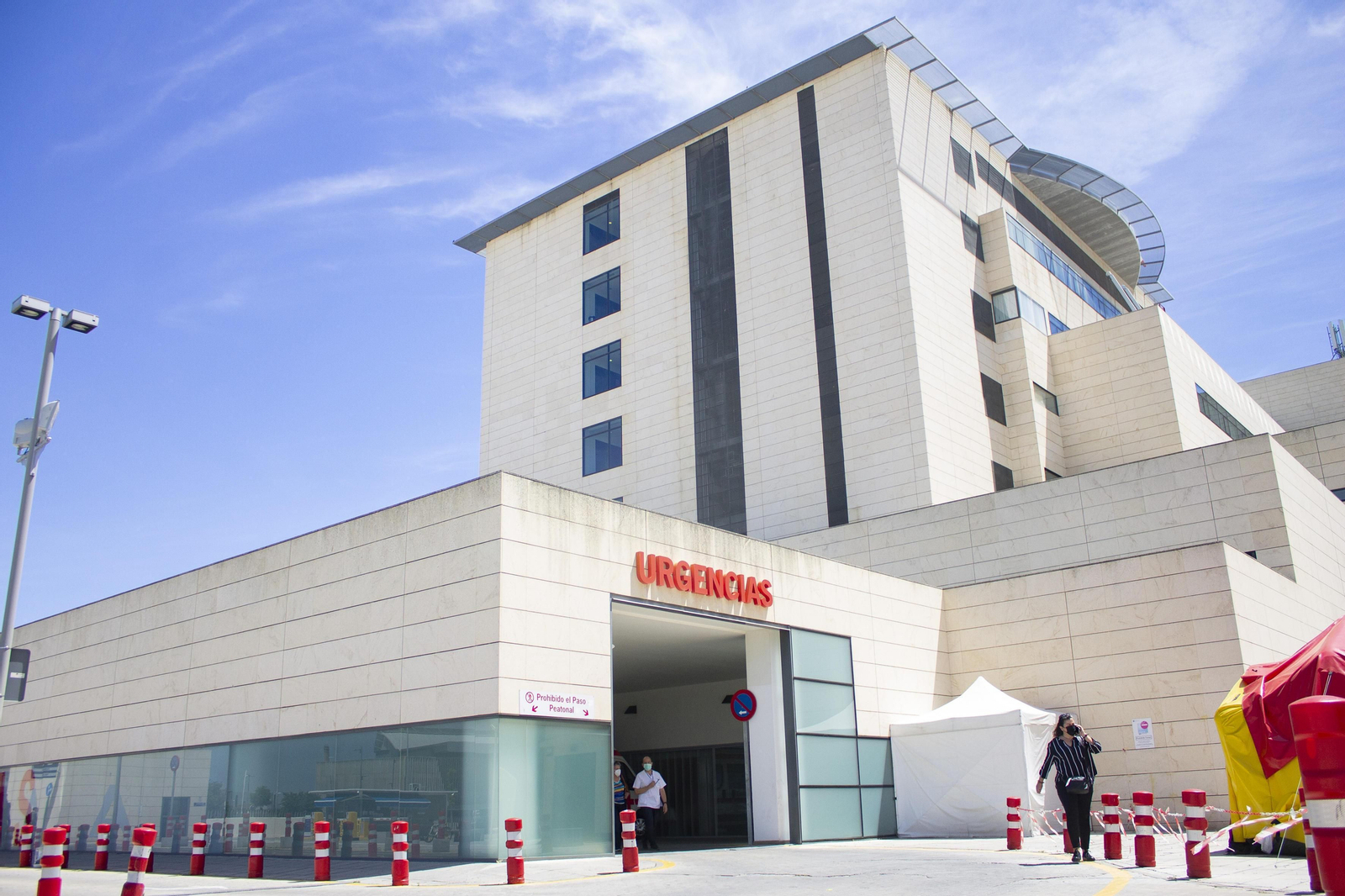 La presión de pacientes Covid en los hospitales de Granada sigue cuesta abajo